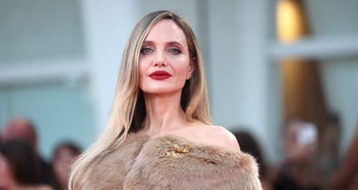 8 felejthetetlen pillanat, amikor Angelina Jolie meztelenruhában perzselte fel a vörös szőnyeget