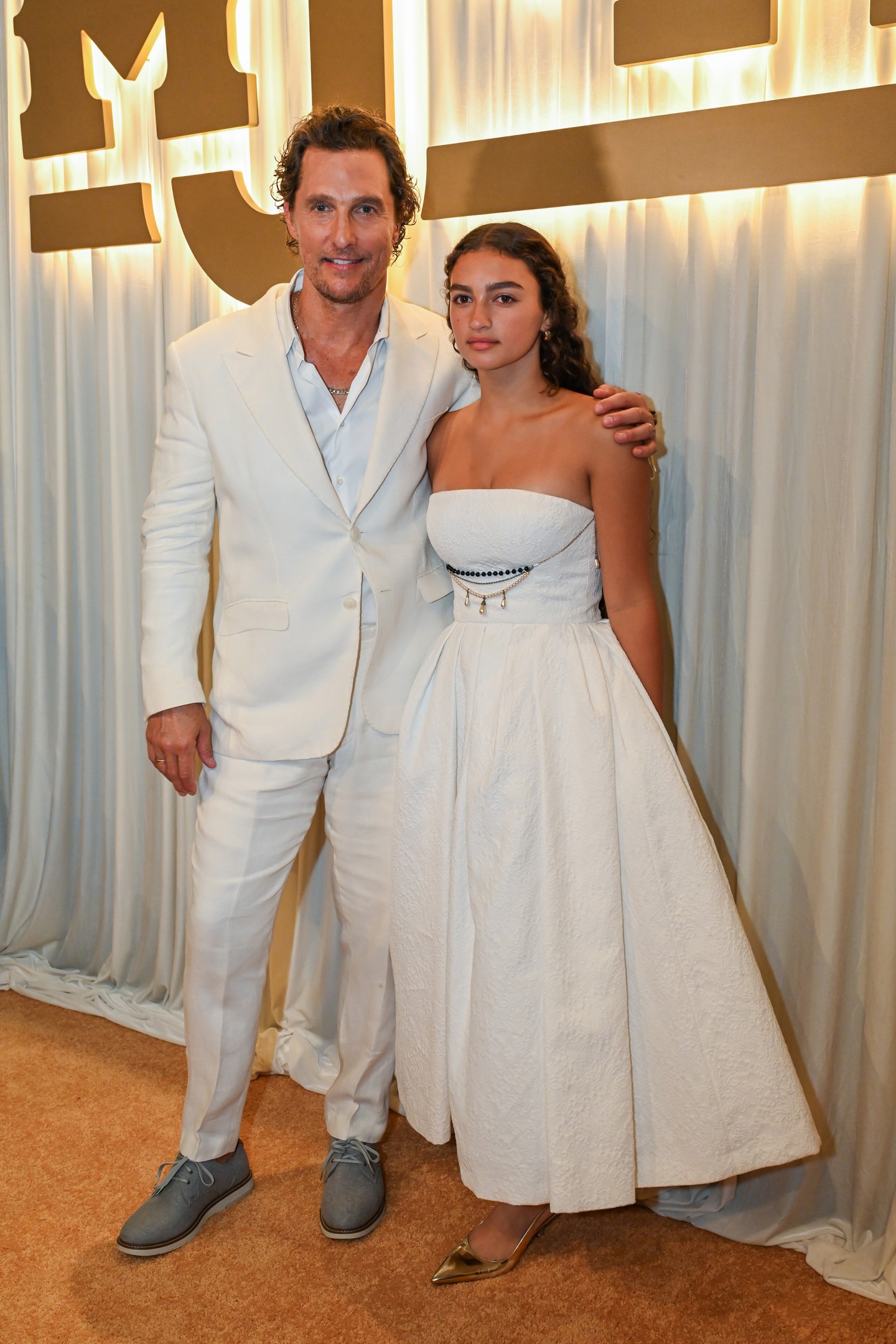 Olyan, mintha Matthew McConaughey mellet a felesége állna. Megszólalásig hasonlít Vida az édesanyjára. Matthew és felesége, Camila Alves középső gyermeke egy kreatív és érzékeny lány, aki apjához hasonlóan érdeklődik a művészetek iránt.