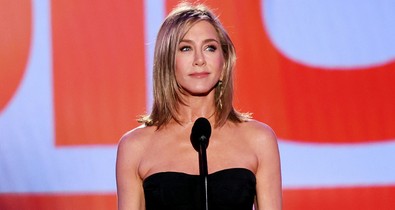 Jennifer Aniston a világ legegyszerűbb ruhájában bizonyította be: a kevesebb több