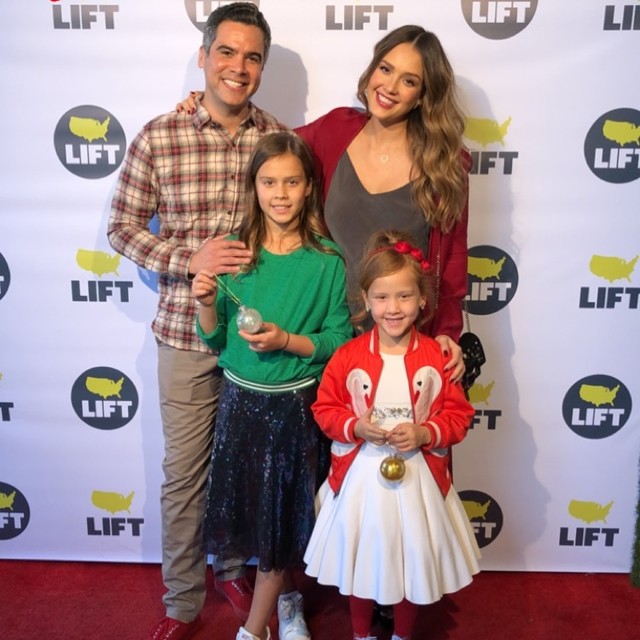 Jessica Alba kislánya kiköpött édesanyja!