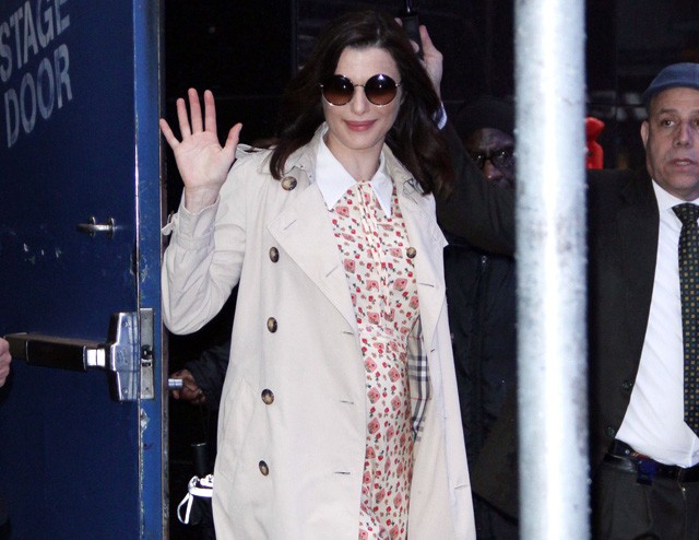 Rachel Weisz várandósan