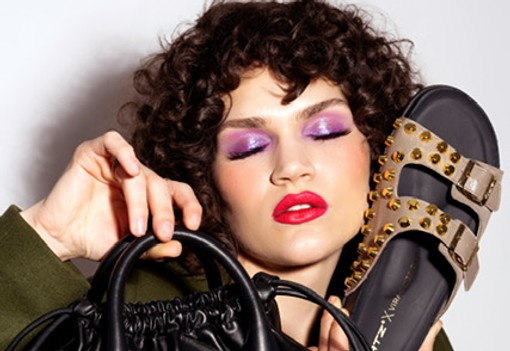 Az év divattervezője, Kerényi Virág megtervezte a nyári Batz papucsod 