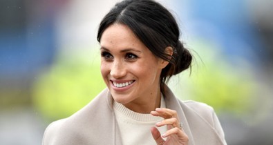 Meghan Markle Károly királynak üzenhetett friss fotójával: csúnya visszavágás ez apósának