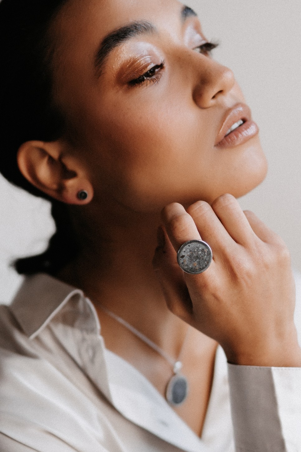 Beton, ásványok és a Duna parti kavicsok története ékszerekbe zárva - interjú Fülöp Erikával