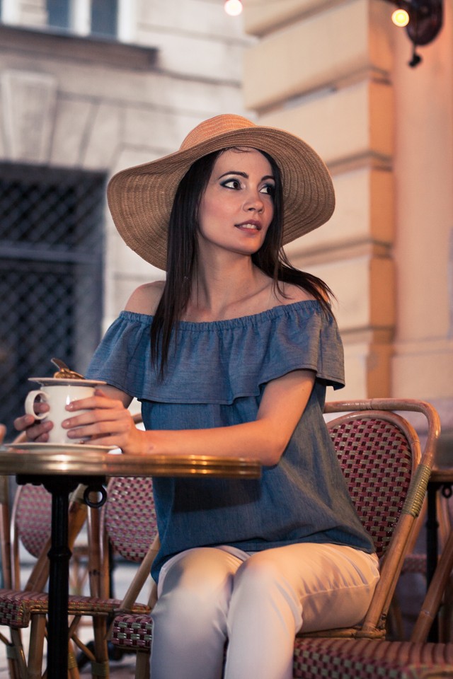 Újrahasznosított farmer mindenek felett - ismerd meg a Sharolta tervezőjét