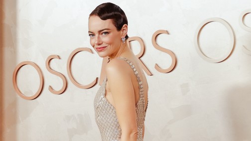 Emma Stone a világ legegyszerűbb ruhájában bizonyította be az Oscaron: a kevesebb több