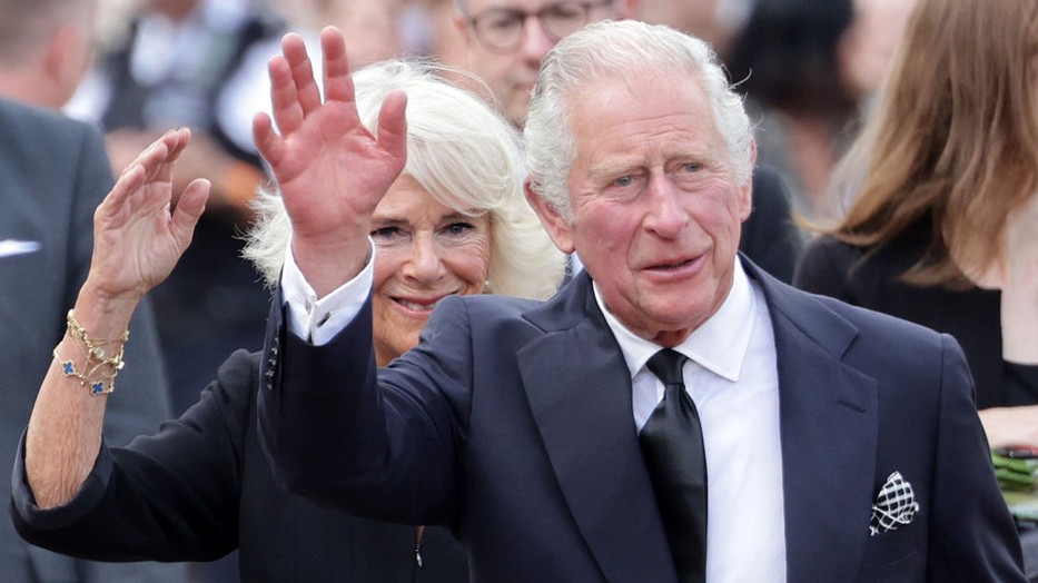 Vajon meddig viseli a koronát Károly brit király? 