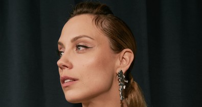 Lékai-Kiss Ramóna élete egyik legkülönlegesebb ruhájában vezette a GLAMOUR Women of the Year gálát