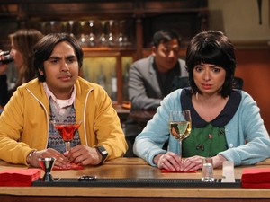 Emlékszel Rajesh Koothrappalira az Agymenőkből? A legfrissebb fotóin gyakorlatilag felismerhetetlen