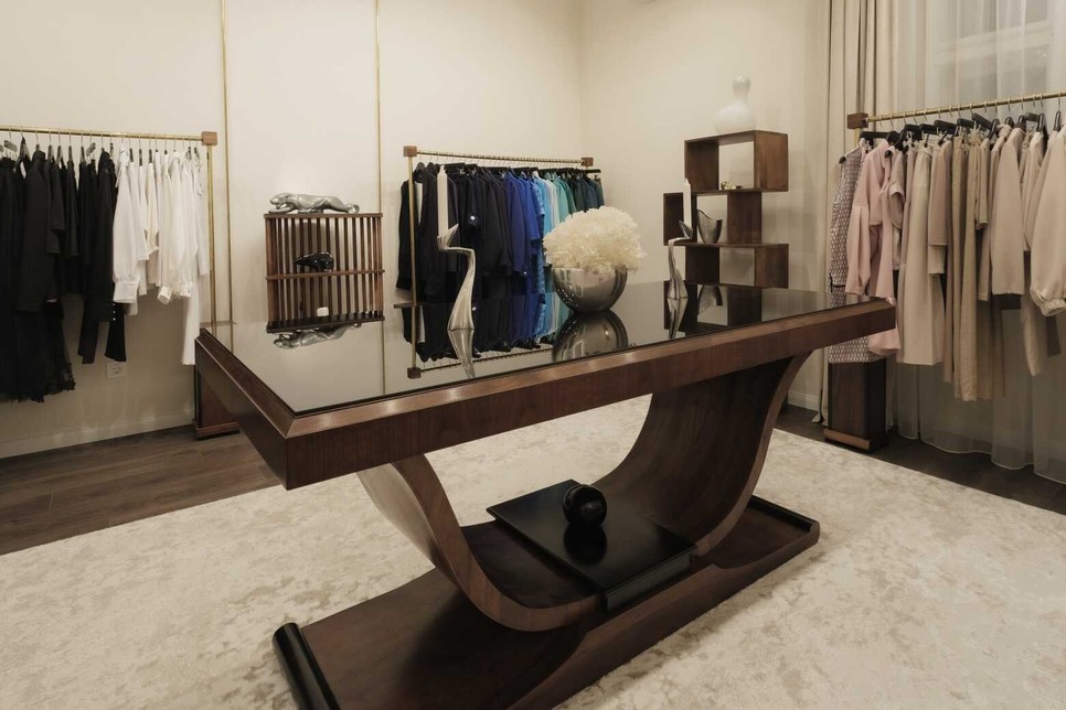 Elérhető luxus és fenntartható szemlélet a PETHIK első önálló designer szalonjában