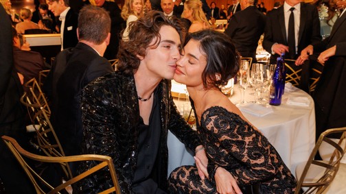 Kylie Jenner és Timothée Chalamet beszédes fotója láttán a rajongóik végleg két táborra szakadtak