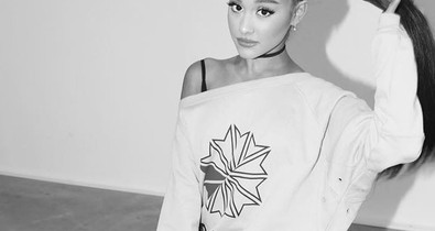 Ariana Grande egy perce van együtt új pasijával, de az máris szerelmük jelképét varratta magára!