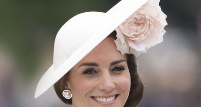 Sarolta hercegnő első hivatalos megjelenése Kate Middleton karján