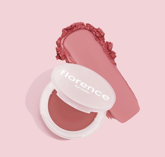 Get the Look: Így készítsd el Daphne Bridgerton tökéletes `no make up` sminkjét!