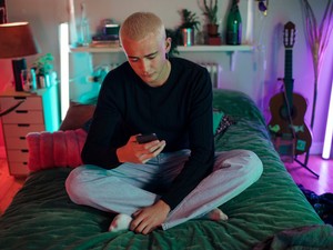 Van, amikor normális, máskor komoly gond lehet a háttérben – miért félnek a fiatalok az intimitástól?