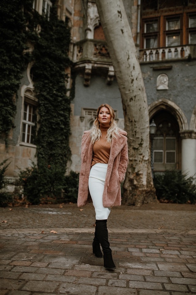 Nagy Kata bebizonyítja, hogy a szoknya lehet egy tökéletes téli darab is