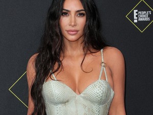 Kim Kardashian felszedett 8 kilót, de még mindig egy istennő ebben a feszülős ruhában