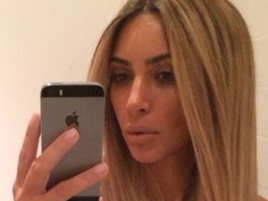 Wow, Kim Kardashian ismét szőke!