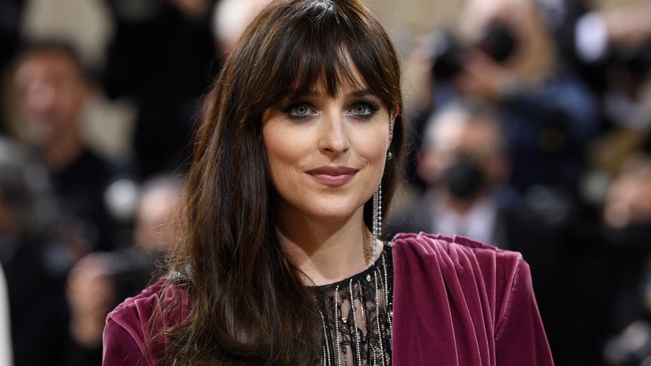 Dakota Johnson a sikkes blézerek királynője