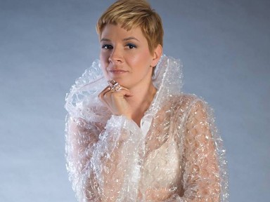 Zseniális magyar fesztiválkabát pukifóliából