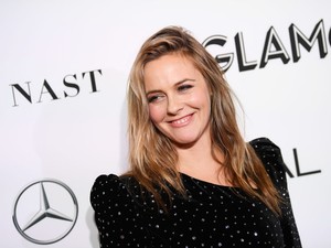 Napi hősnő: Alicia Silverstone meztelen kampánnyal küzd az állatok jogaiért