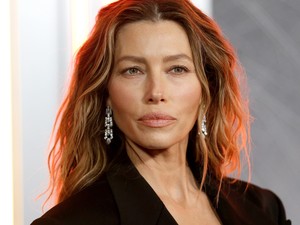 Jessica Biel meztelenszoknyája a pucérruhák magasiskolája, a legkifinomultabb darab, amit valaha láttunk