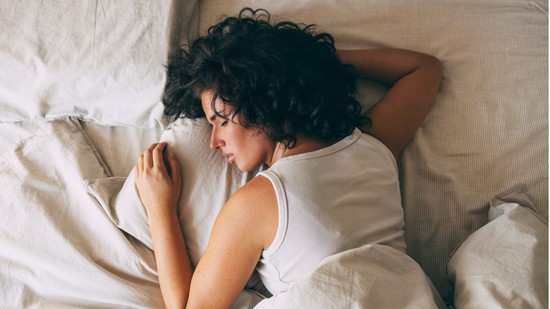 Kiderült, melyik életkorban mennyit kell aludni a teljes regenerálódáshoz