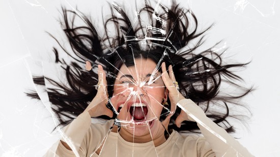 Az emberi kapcsolatok csendes gyilkosa, ami sokkal jobban jelen van a mindennapokban, mint gondolnád: a projekció