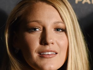 Blake Lively gyönyörű az első szülés utáni megjelenése alkalmával