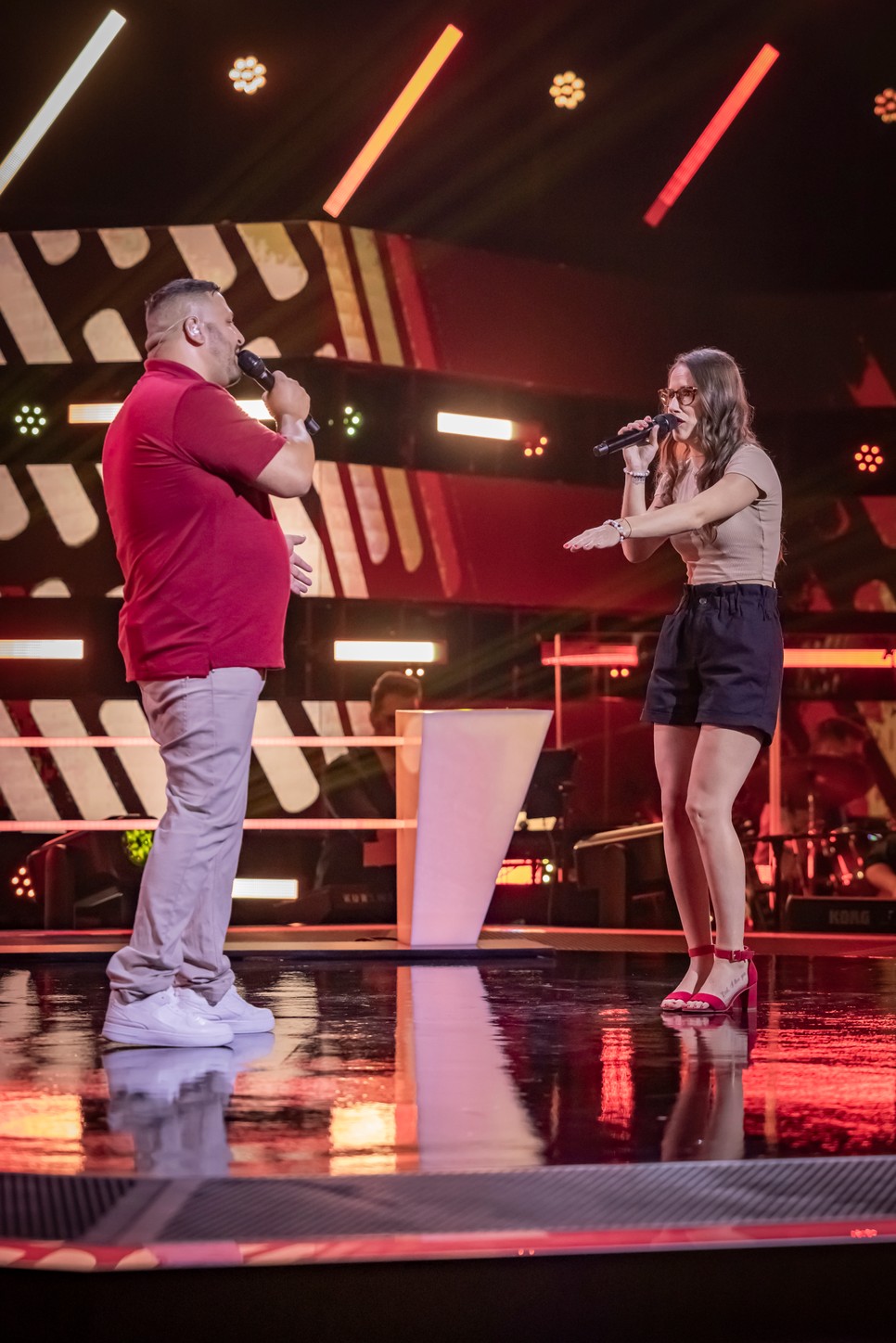 Gyula és Erika hangjára csak Trokán Nóra fordult meg a The Voice műsorában, ám a párbaj során mindketten lenyűgözték a coachokat