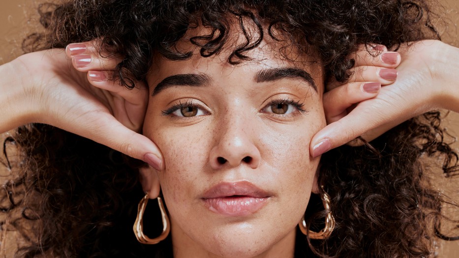 A kémiai hámlasztás csodákra képes, de fontos, hogy kíméletesek legyünk, ugyanis a sérült arcbőr nehezen helyrehozható