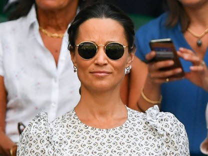 A várandós Pippa Middleton piros bikiniben lazult