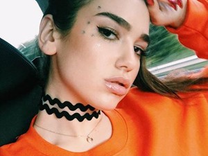 Dua Lipa öltözködési stílusának 10 alapszabálya