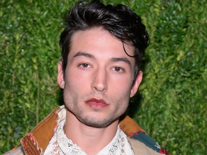 Ezra Miller a legmocskosabb szexuális élményeiről számolt be