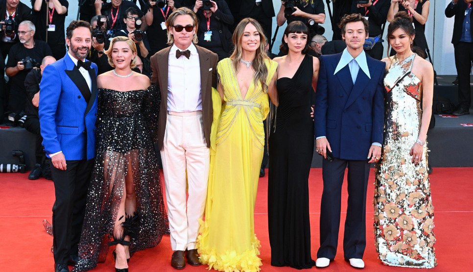 Harry Styles és Olivia Wilde a Nincs baj drágám forgatása alatt szeretett egymásba