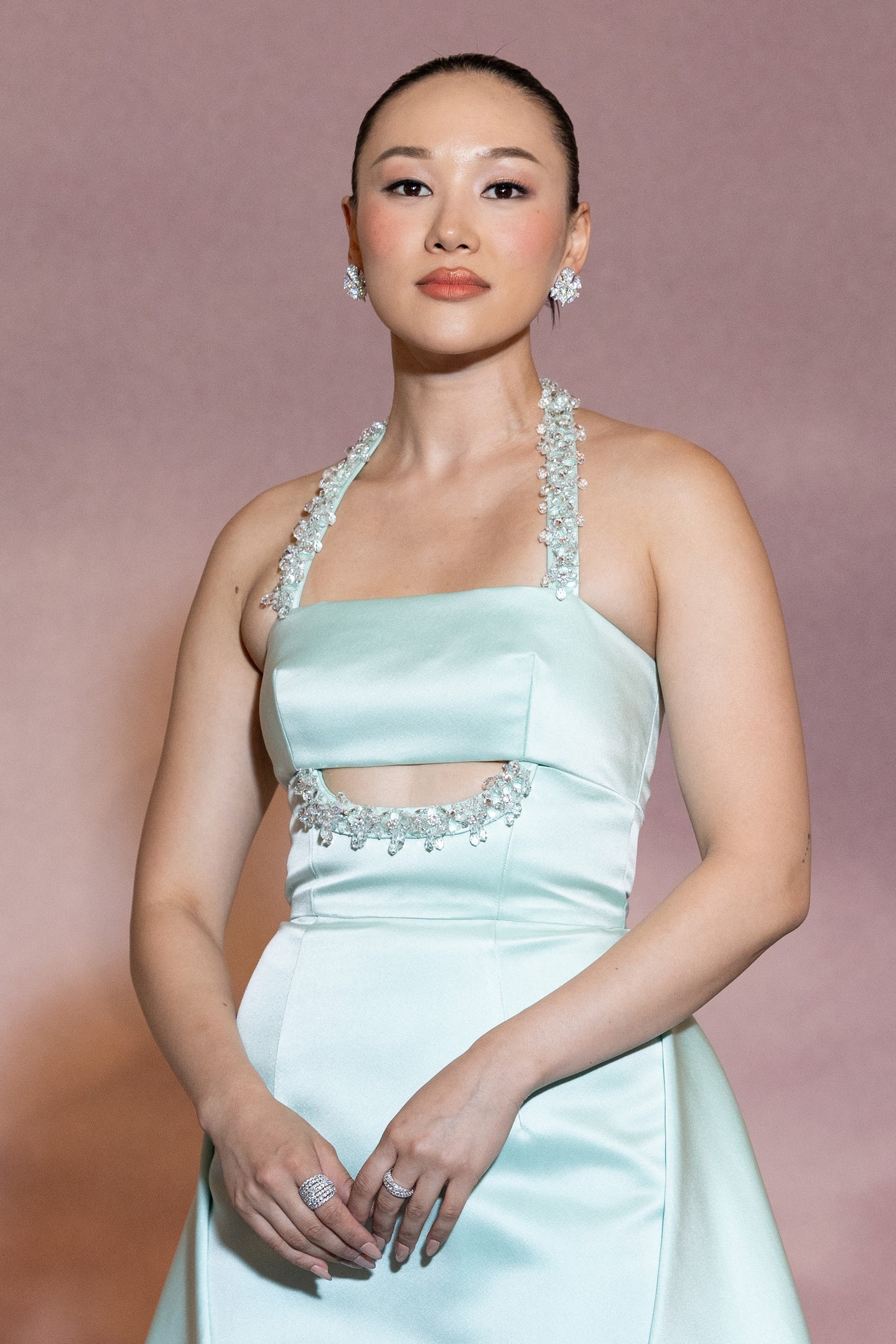 Yerin Ha, aki a Bridgertonban Sophie Baeket alakítja jelenleg 28 éves. 