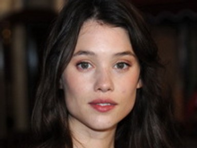 Bemutatjuk Keira trónbitorlóját