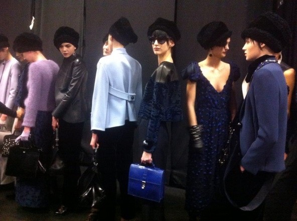 Luca a Giorgio Armani show előtt