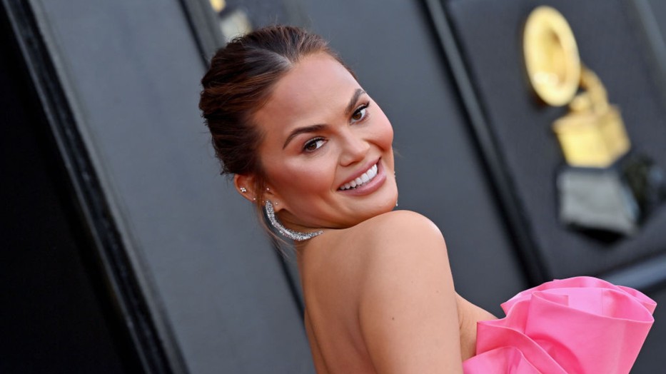 Chrissy Teigen bikinije tényleg WOW-kategória!