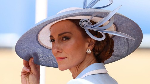 Katalin hercegné káprázatosan szép ruhában tűnt fel, minden porcikájából sugárzik az elegancia