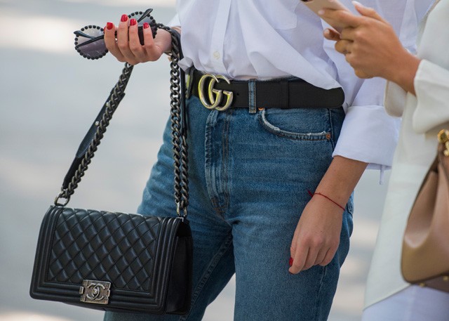 Az emberek úgy szórják a pénzt a luxusholmikra, mintha nem lenne holnap