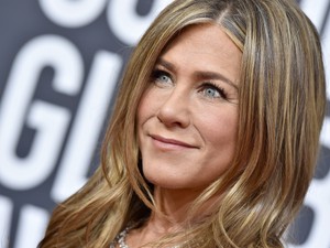 Jennifer Aniston nyáriasított a frizuráján, és egyszerűen tökéletes