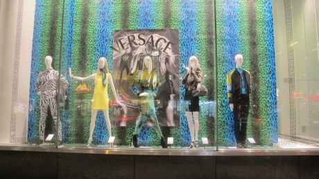 460-versace-for-h-m-1-d0000FF1Dbc3da7fa4af2.jpg