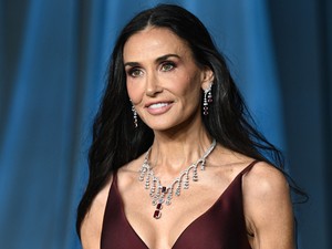 Demi Moore istennőként szántotta fel a vörös szőnyeget, senki nem mondaná meg, hogy 62 éves