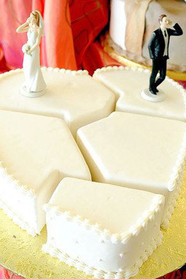 Ne csak az esküvőd ünnepeld meg! Íme a legújabb őrület: válóperes torták