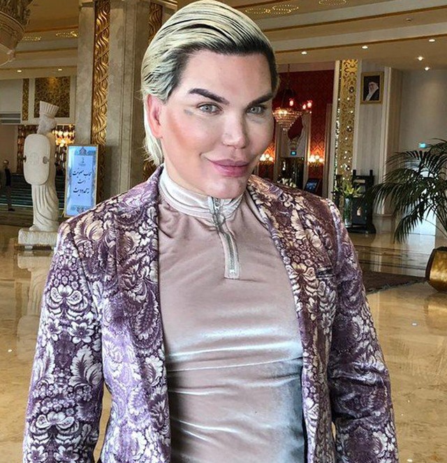 Az élő Ken baba mostantól nőként él: íme az átalakulása