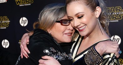 Carrie Fisher lánya meghatóan emlékezett meg édesanyjáról halálának évfordulóján