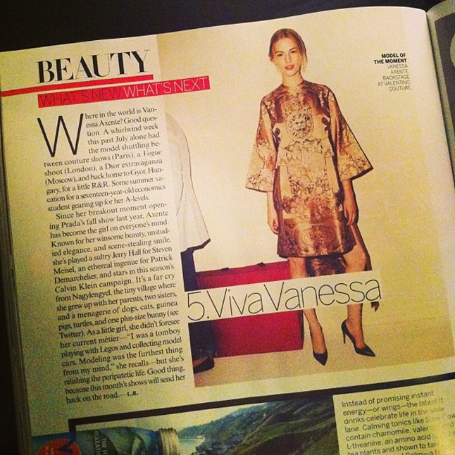 Barabási Heni nagyon büszke barátnőjére, friss címlaplányunkra, aki az amerikai Vogue kedvence is. Éljen Vanessa!