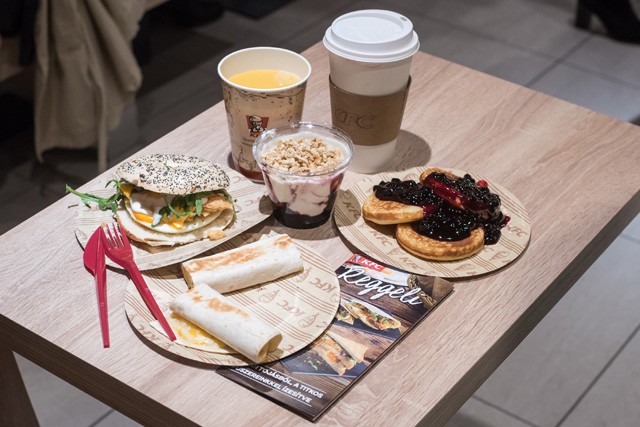 Magyarországon ehetsz először KFC reggelit