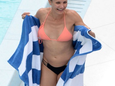 Cameron Diaz bikiniben cukiskodik